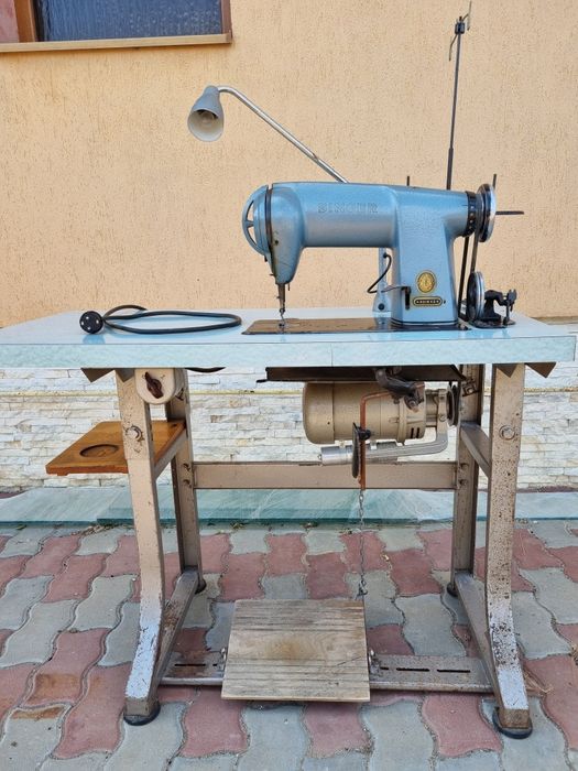 Mașina cusut SINGER electrica
