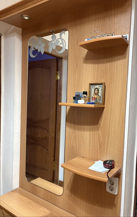 Шкаф в прихожую коридор