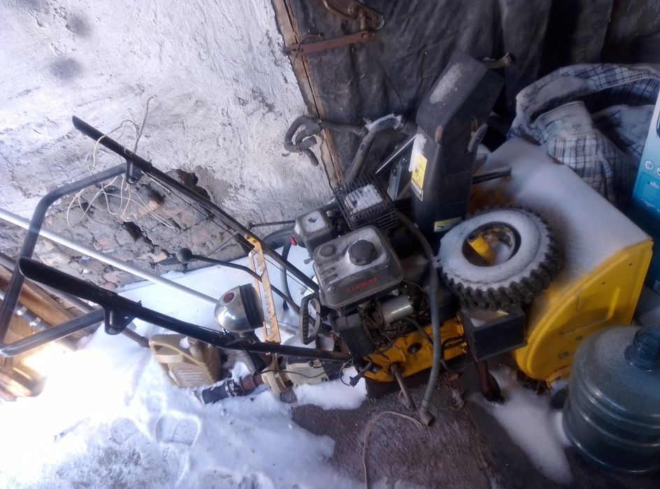 Снегоуборочная машина