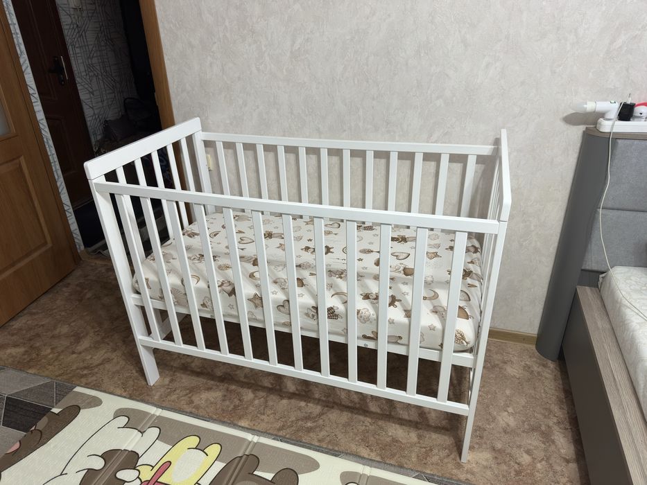 Детская кроватка/манеж