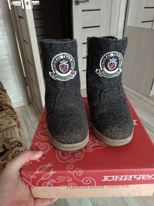 Продам детские валенки.