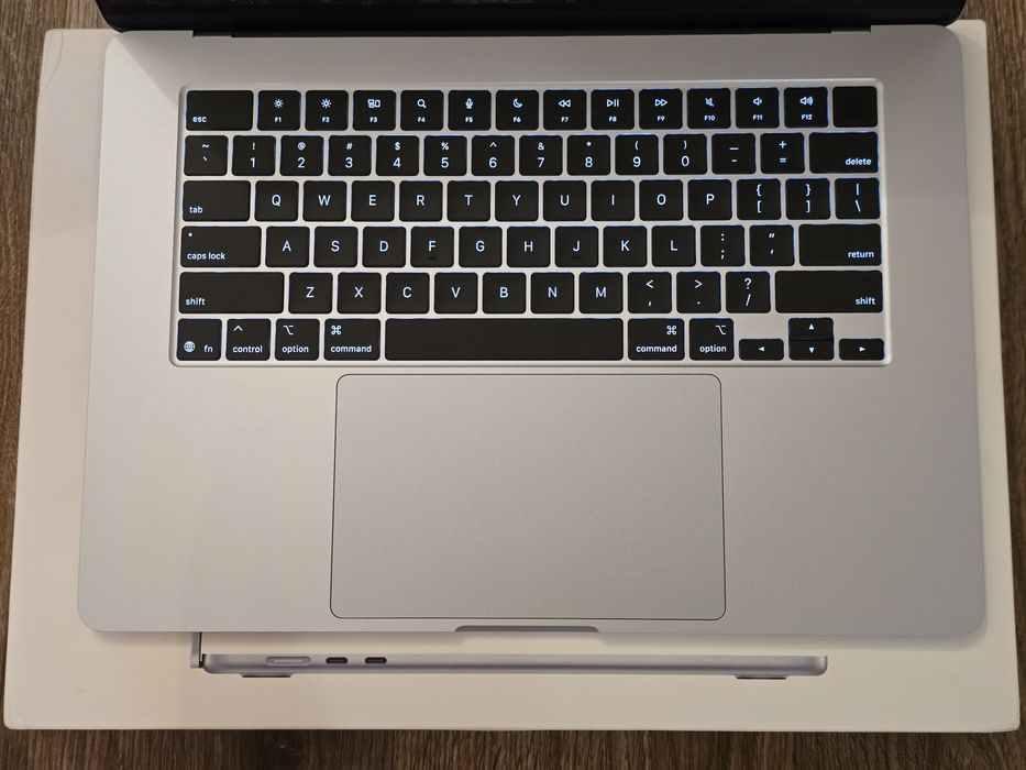 MacBook Air 15 M4 16/256 2 цикла