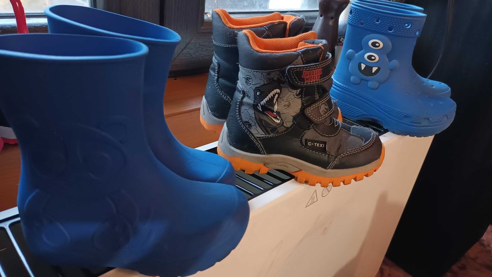 Детски обувки-светещи маратонки, апрески, гумени ботуши,пантофи 23-26