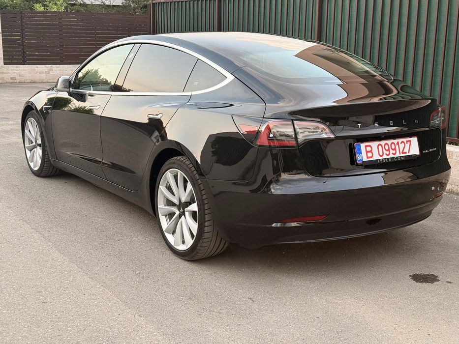 TESLA Model 3 2019 — imagine 3