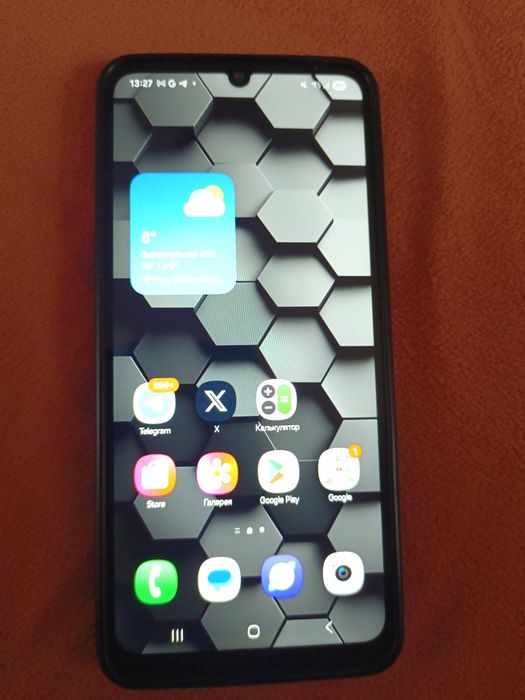 Смартфон Самсунг.