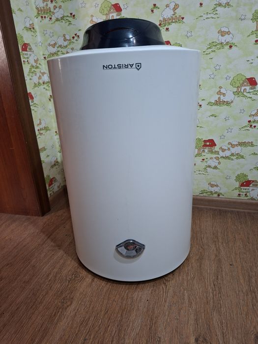 Титан Ariston 80л.