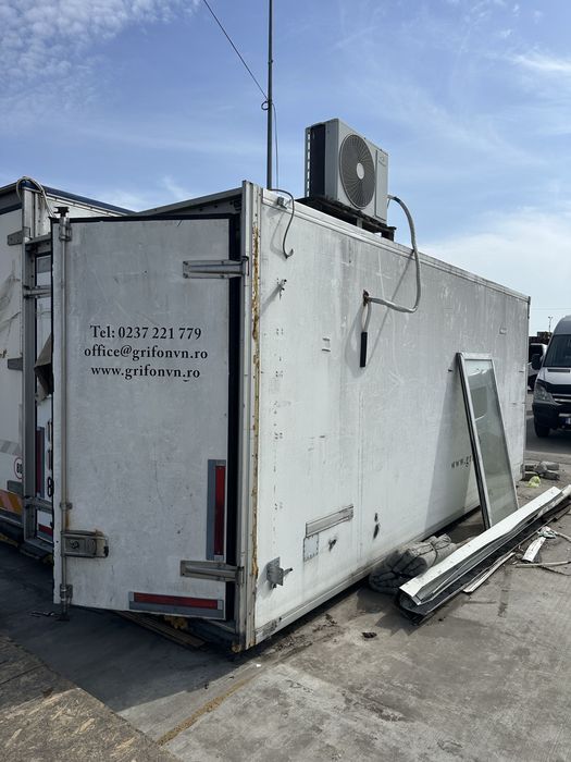 Vand urgent container frigorific si container AC