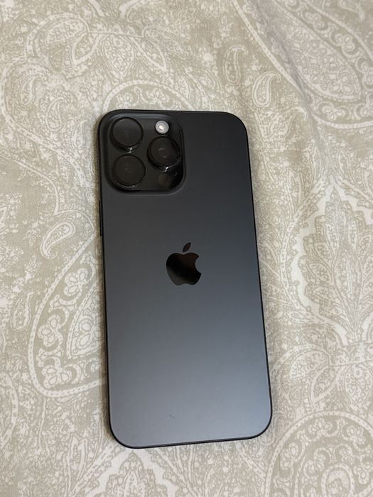 iPhone 16 Pro Max 256GB - работещ, с проблем по дисплея и Face ID