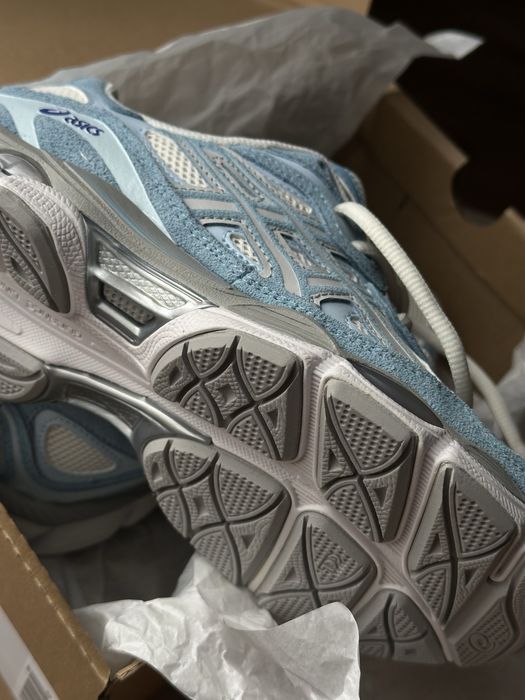 Продаю кроссовки Asics