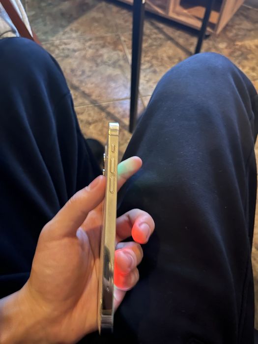 продам айфон 12 про