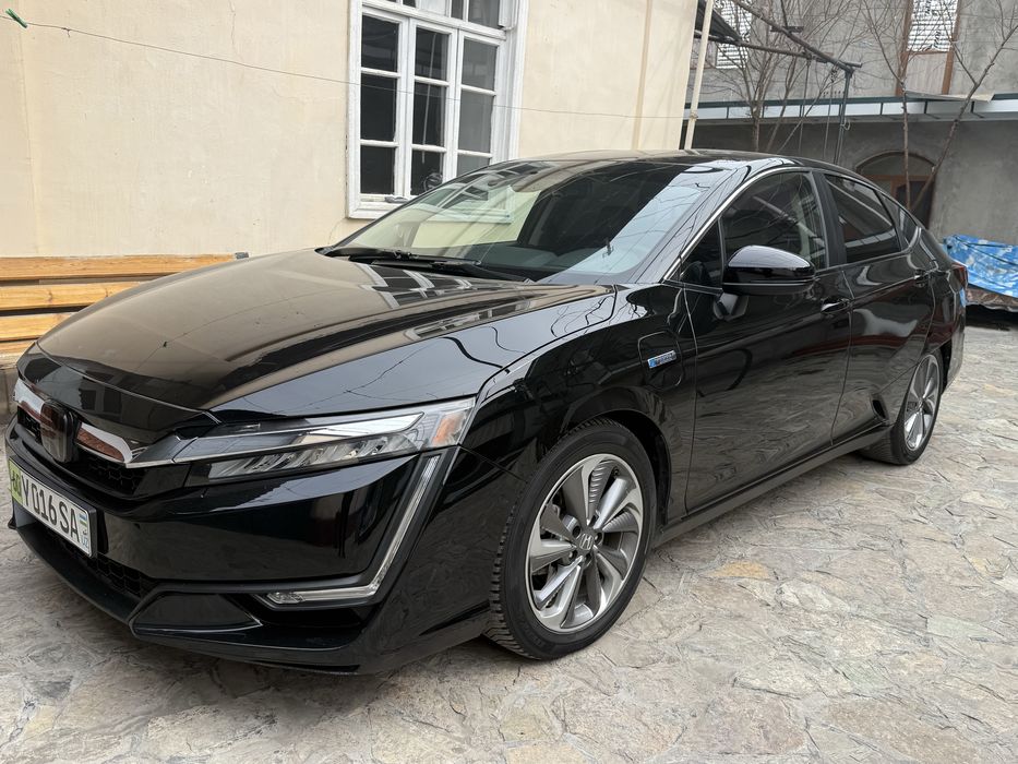 Хонда Кларити плагин гибрид. Япония. Срочно авто с Америки надежно.