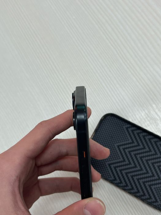 iPhone 15 в хорошем состоянии