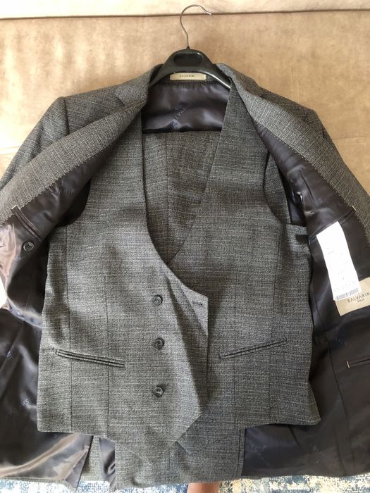 Костюм тройка