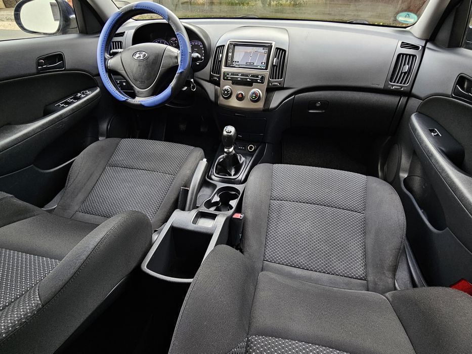 HYUNDAI i30 2010 — imagine 5