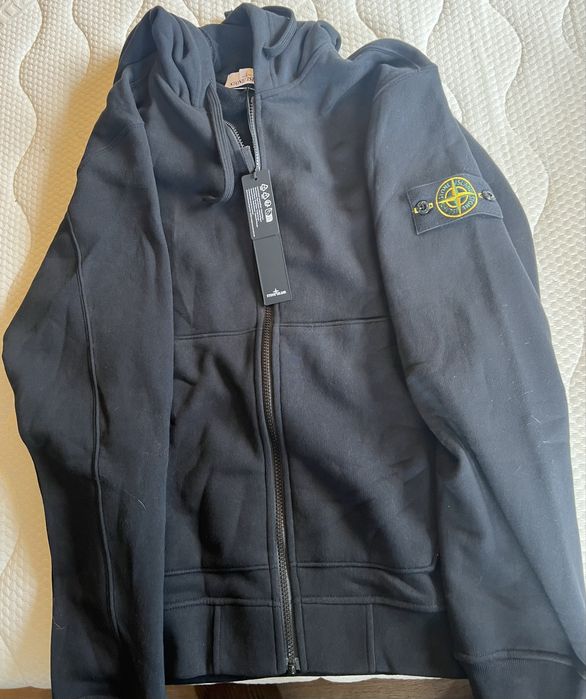 Горнище Stone Island чисто ново!