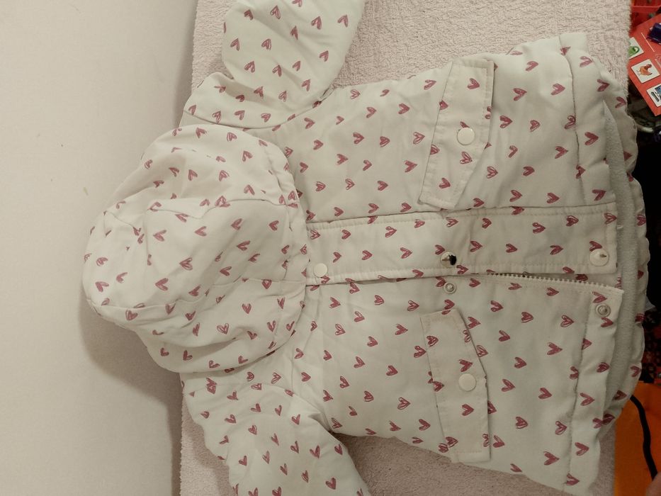 Продам детскую куртку фирма Primark. Цена 50.000