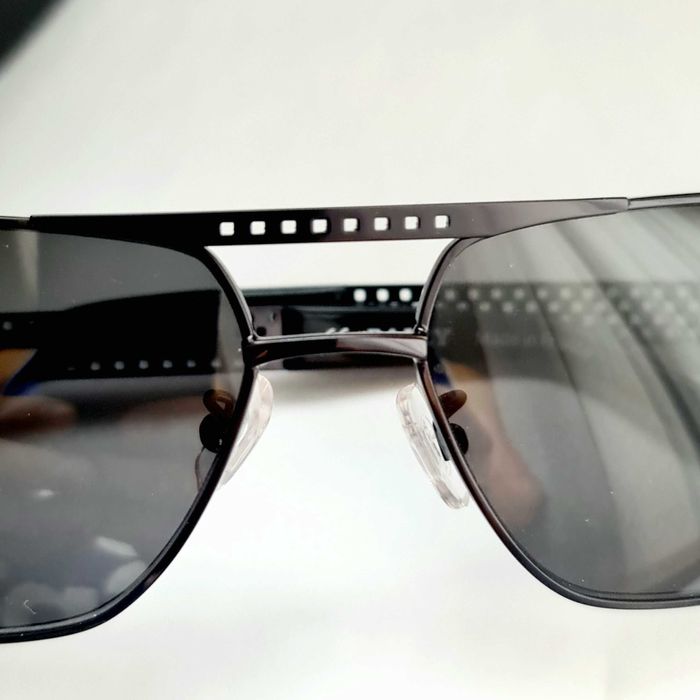 Солнцезащитные очки Bally.