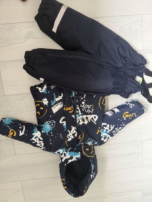 Продам б/у детскую куртку