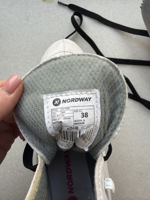 Коньки фигурные женские