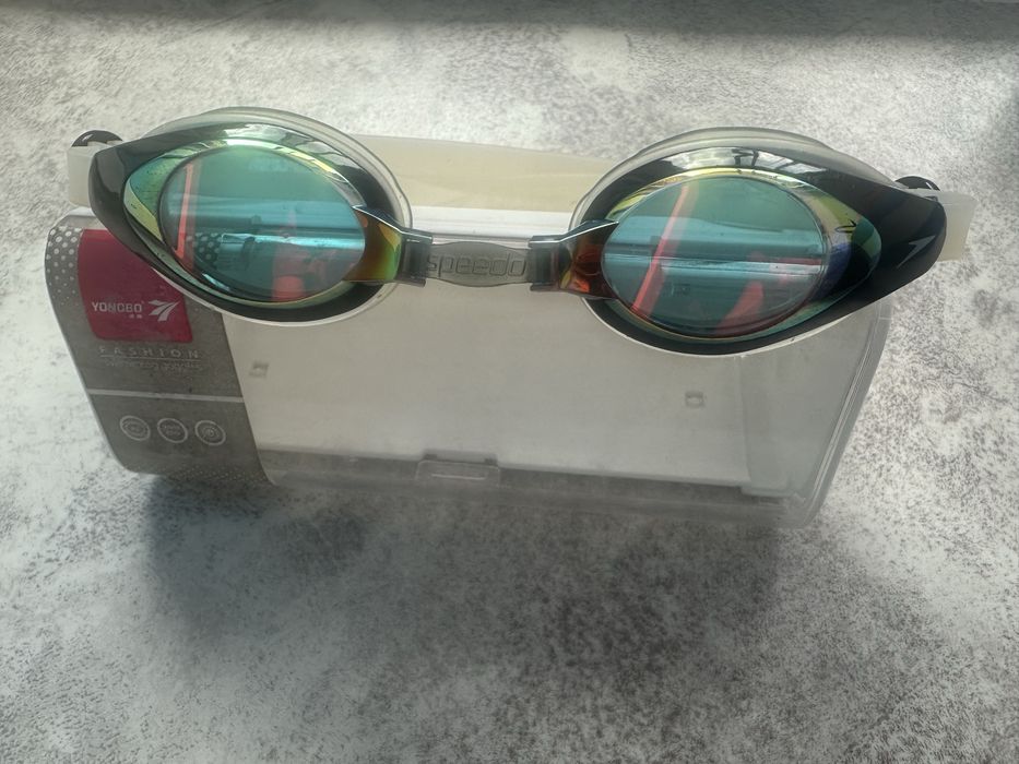 Продам очки для плавания