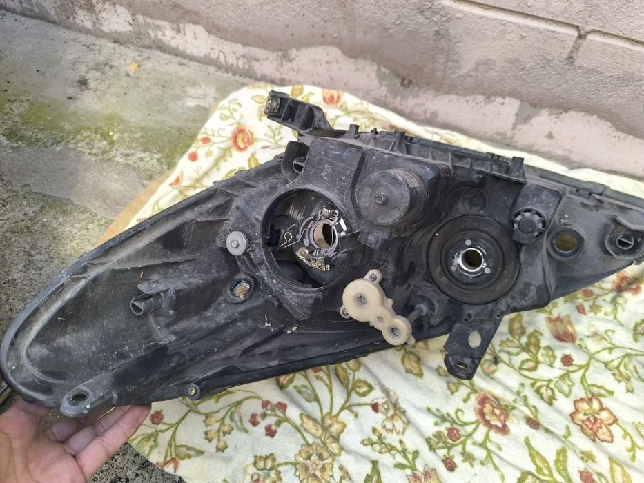 Продам фары на Лексус is 300