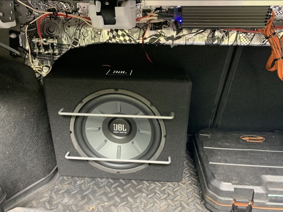 Сабвуфер компактный но мощный, Jbl оригинал
