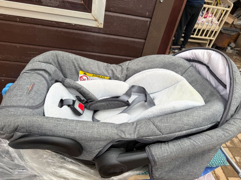 Продам автокресло люльку