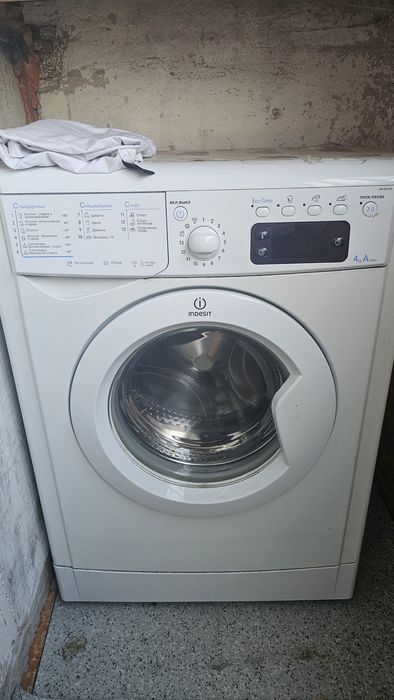 Стиральная машина Indesit IWUE4105