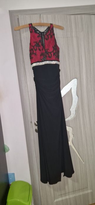 Vând rochi de ocazie marimea XS