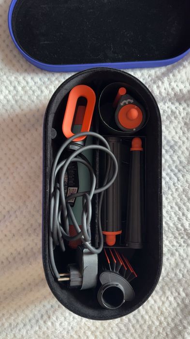 Маша dyson HS08 Airwrap