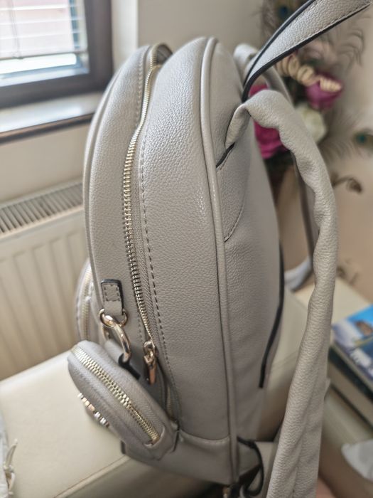 Дамска раница Guess