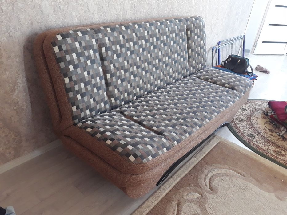 Срочно продам раскладной диван