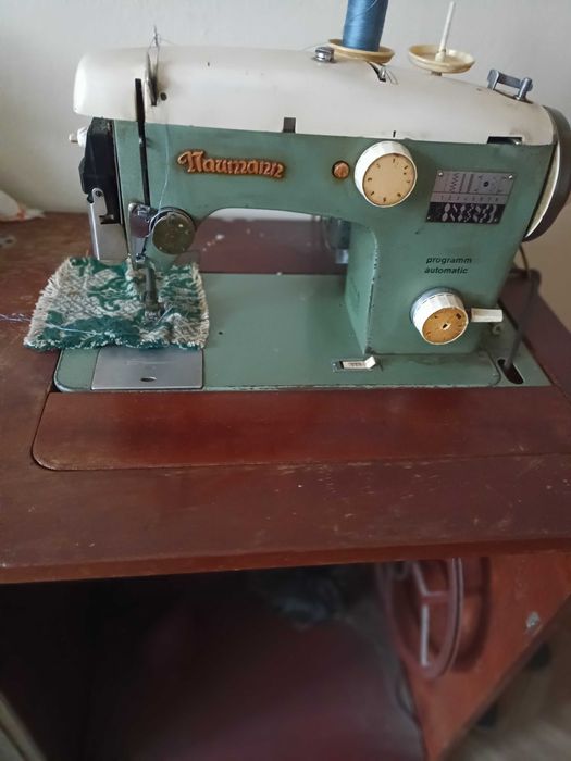 Старинна шевна машина