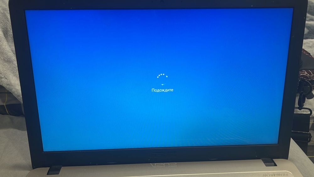 Продаю ноутбук Asus