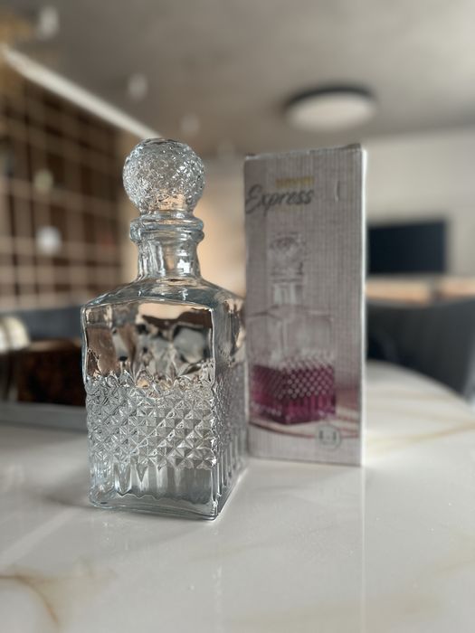 Стъклена бутилка за алкохол