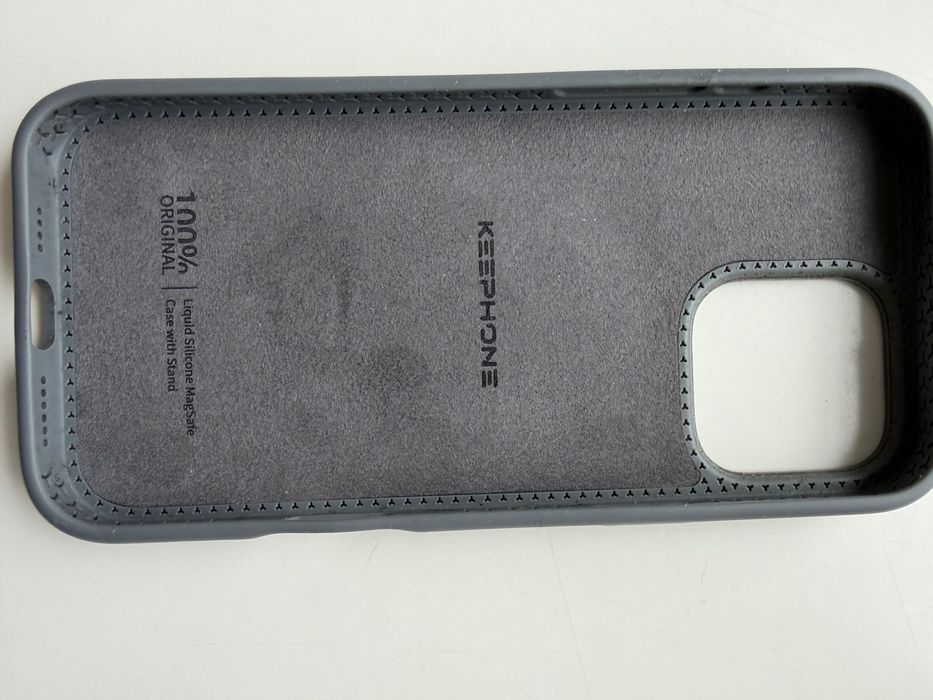 Чехол на iPhone 16 Pro Max