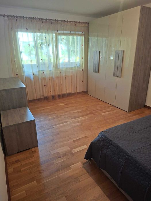 Apartement 3 camere - zona Calea Floresti