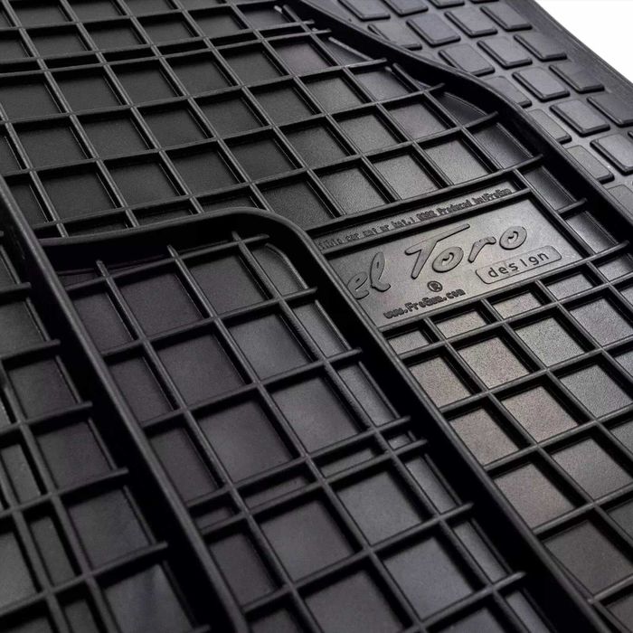 Гумени стелки или багажник RENAULT MEGANE IV след 2016 г.