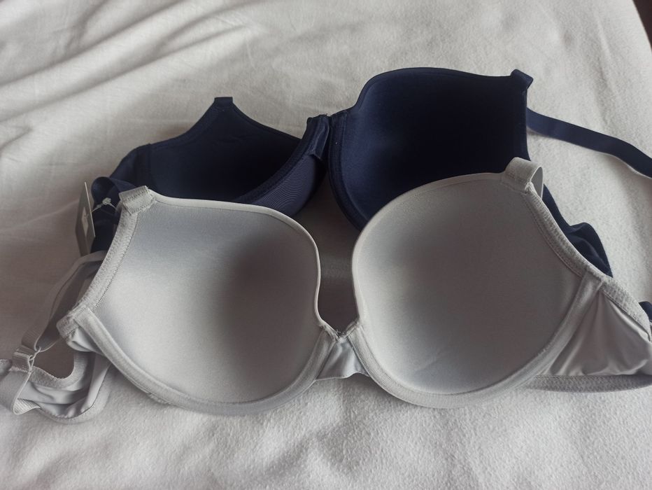 Сутиени 2 броя за 6 евро