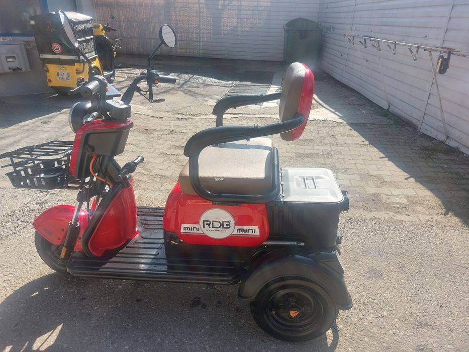 Vând triciclu electric