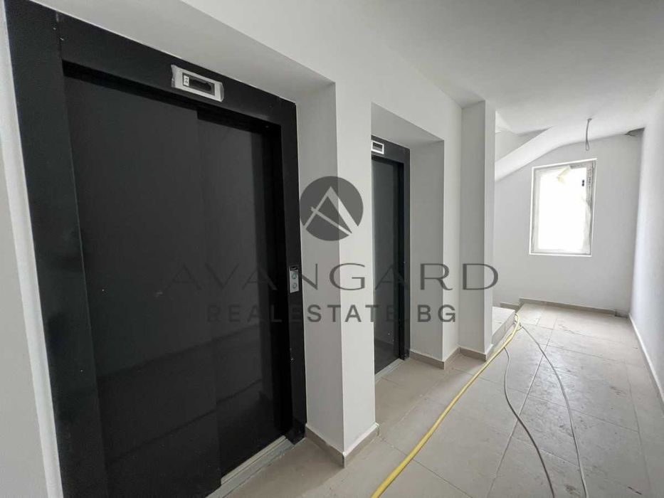 оф.18878 Просторен тристаен пред акт 14/ Южен