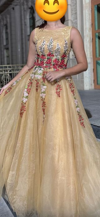 Платья для сцены, той