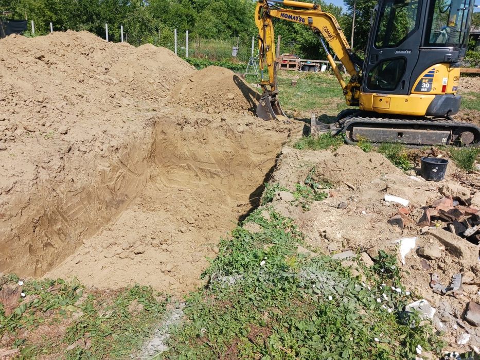 Miniexcavator Bobcat Miniîncarcător  Mini excavator  demolări  moloz