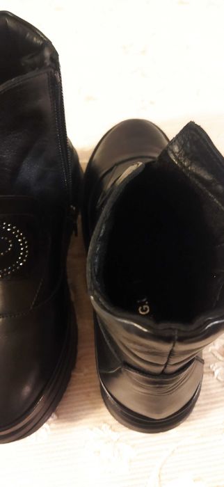 Продавам дамски боти