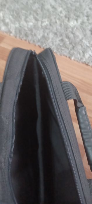 Geantă laptop     .