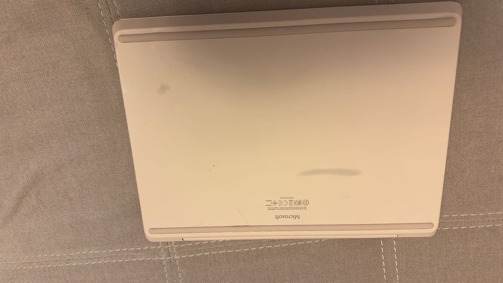 Laptop ultraportabil Microsoft Surface Go, 12.4"  model 1943
