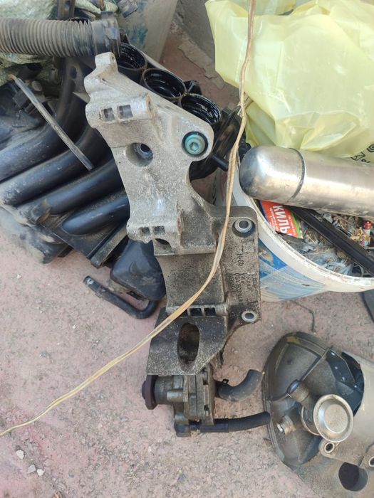 Двигатель AVU 1,6 на гольф 4.