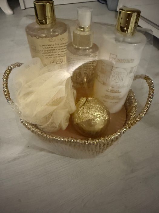 Set de baie in cos Scented Gold, 5 piese, IDC Institute, noi, sigilat