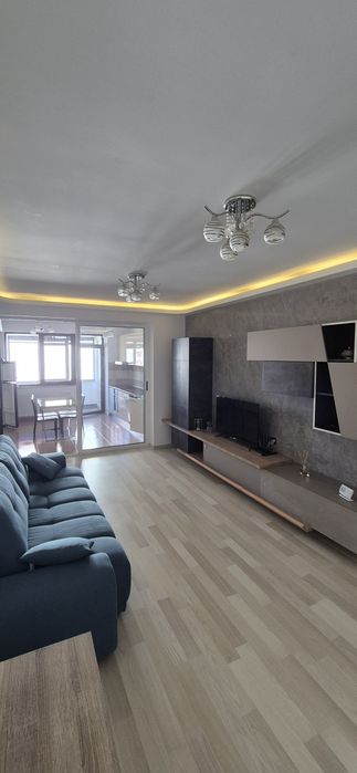 Inchiriez apartament 3 camere