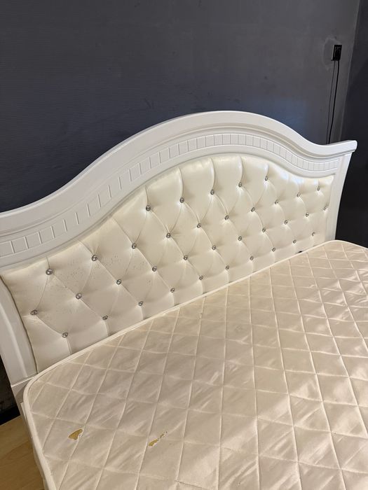 Кровать с матрсаом